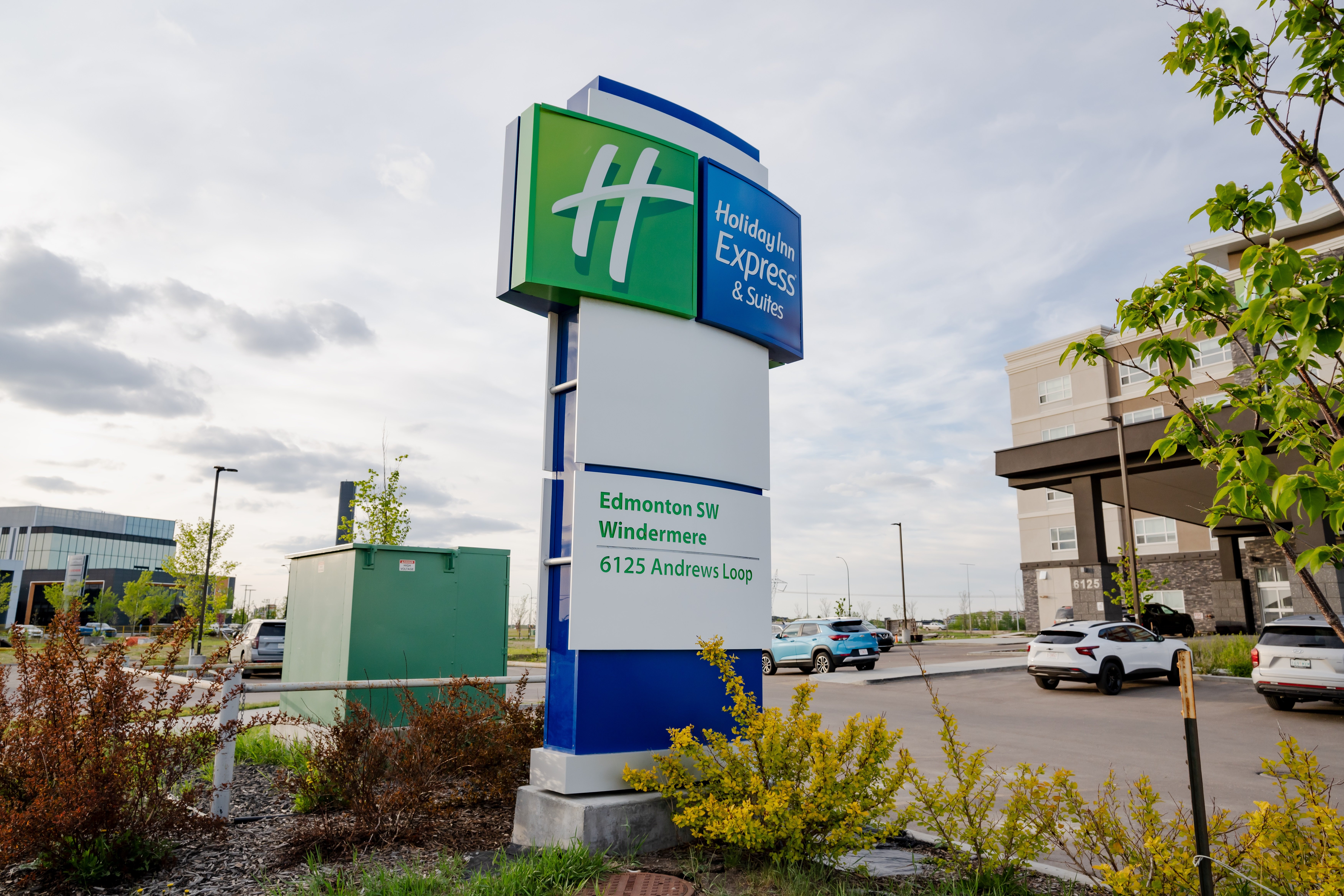 HOLIDAY INN EXPRESS AND SUITES EDMONTON SW WINDERMERE photo4