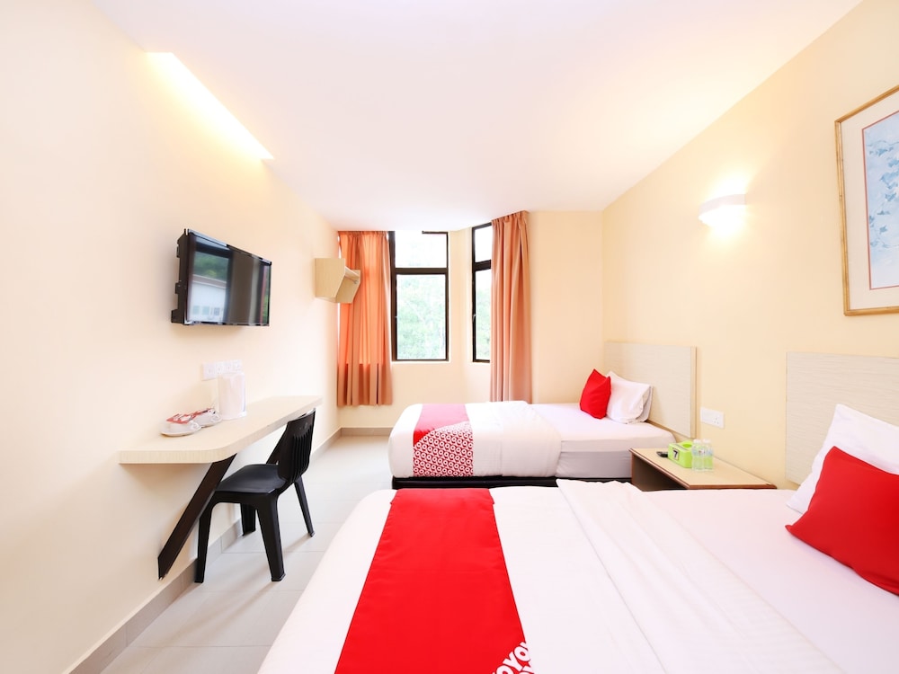 OYO 635 Seven Days Hotel 13/23