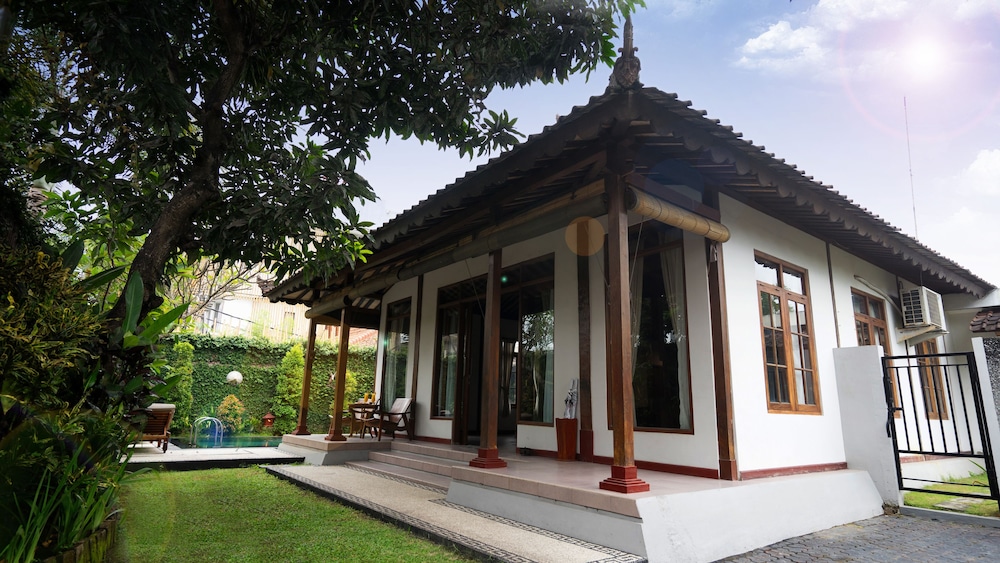 VILLA BERAWA BALI photo1