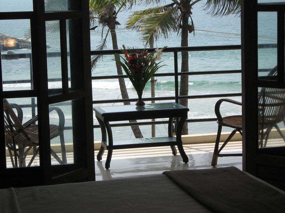The Ocean Park Beach Resort 45/45