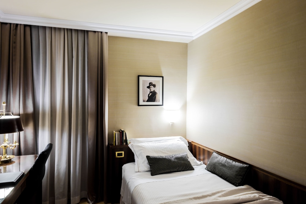 Hotel Accademia Verona 34/80