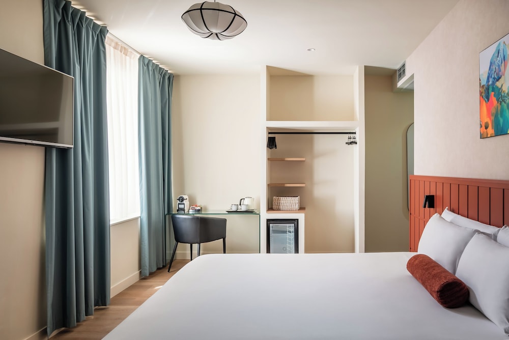 Cosmov Bilbao Hotel** 17/63