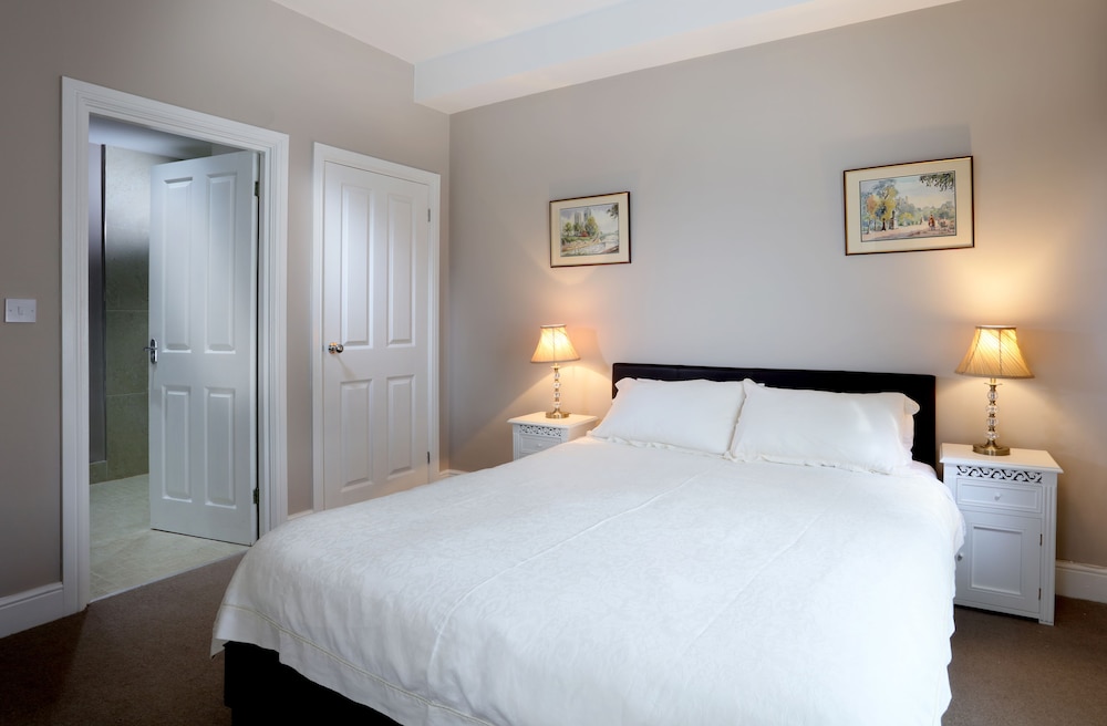 Tufton Arms Hotel 4/55