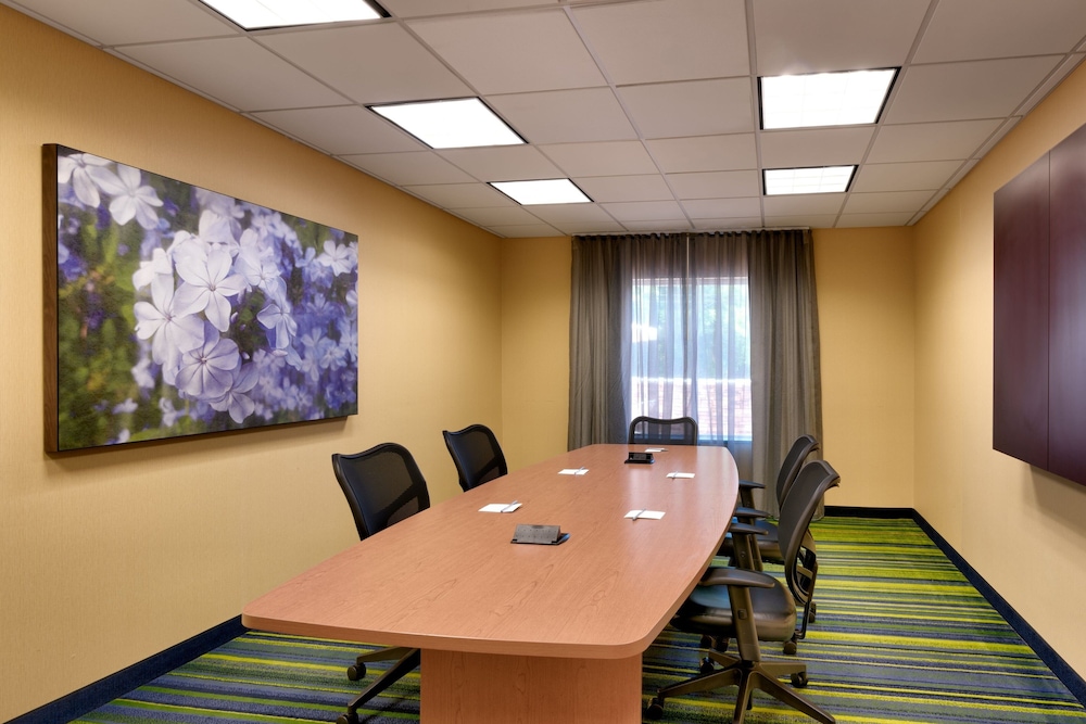 Fairfield Inn Suites Tallahassee Central 23/35
