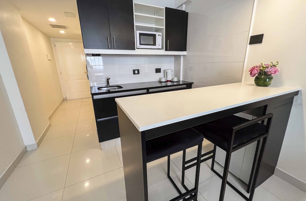 Reco by DOT Suites 85/92