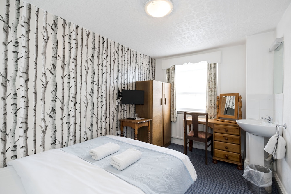 St Athans Hotel 10/73