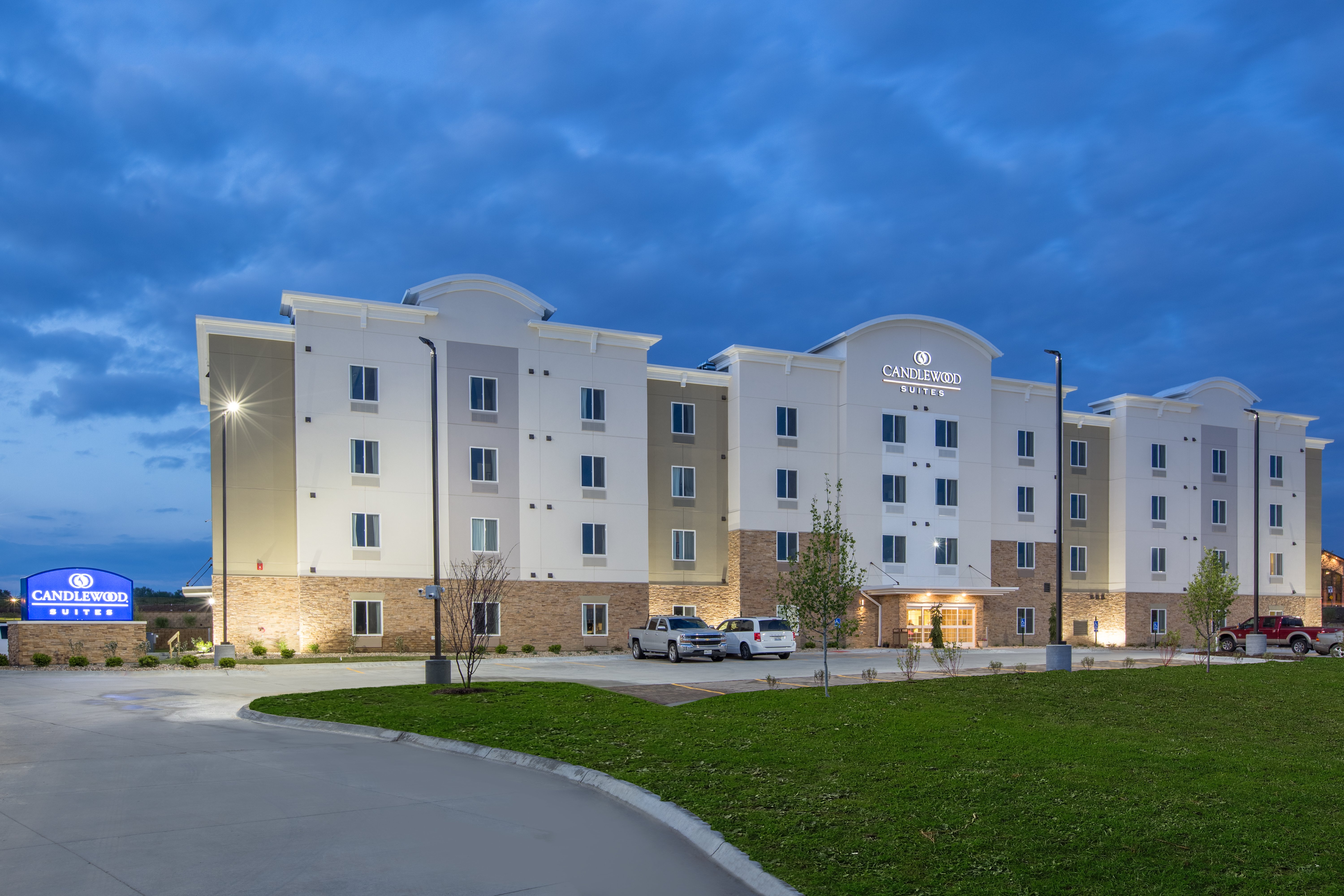 CANDLEWOOD SUITES OMAHA - MILLARD AREA 3/21