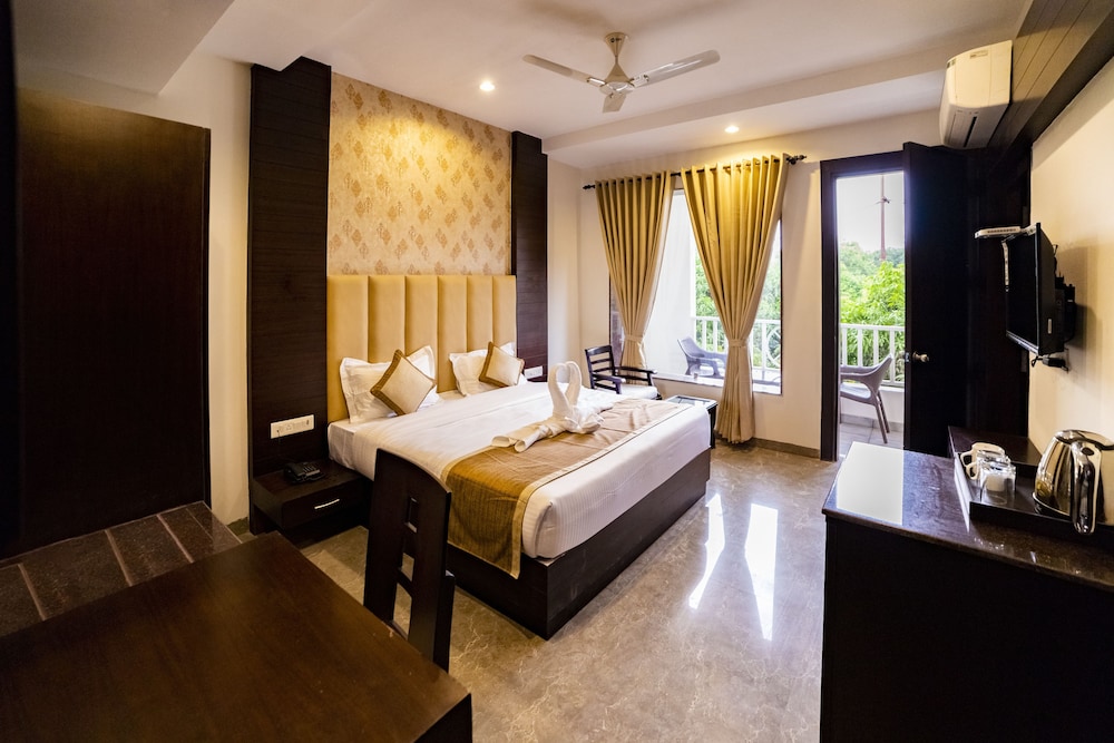 La Savanna Resort Dhiruli 16/29