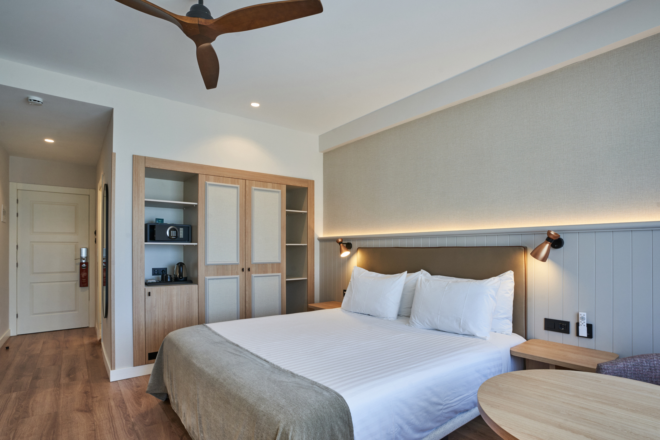 Club, Double or Twin Bed, with Child Extra Bed, with View