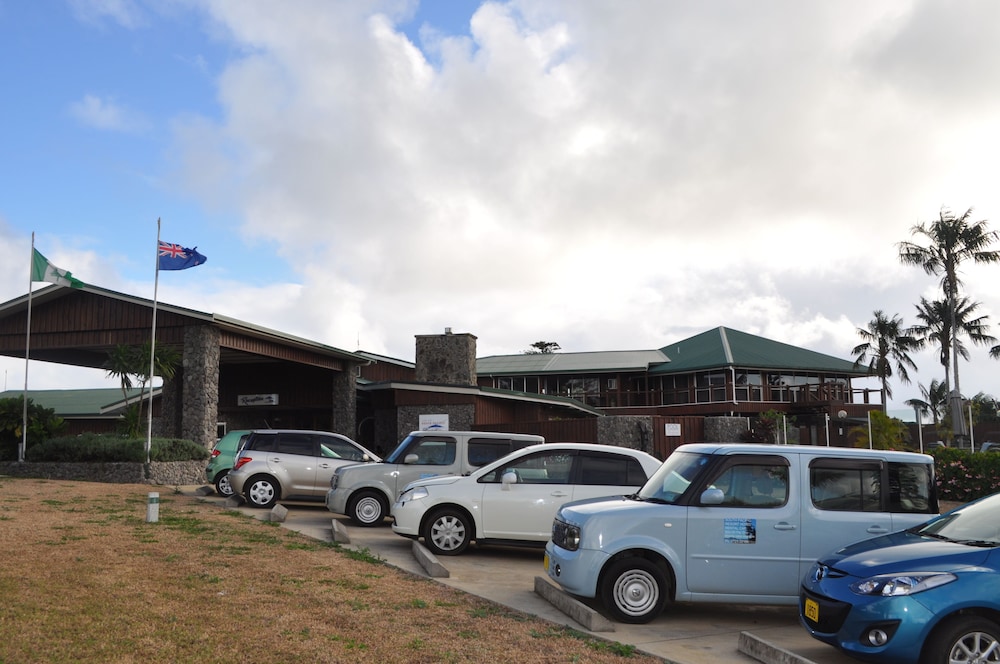 South Pacific Resort Hotel 33/50
