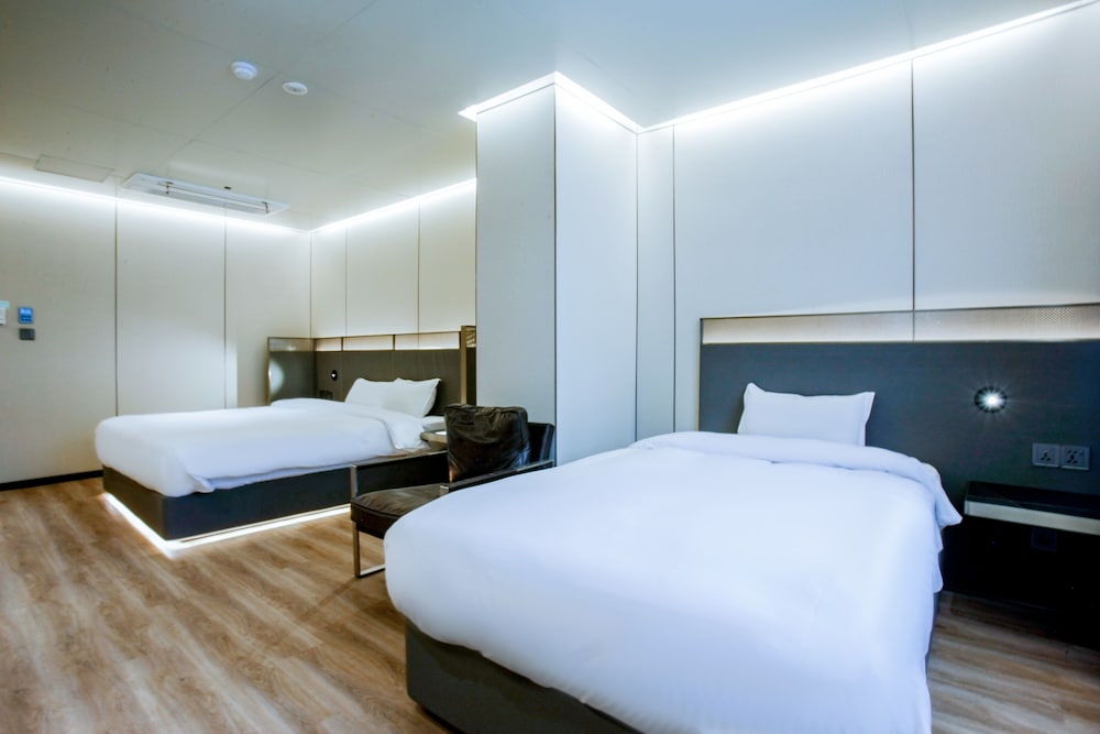 L&L Jeju Hotel 20/53