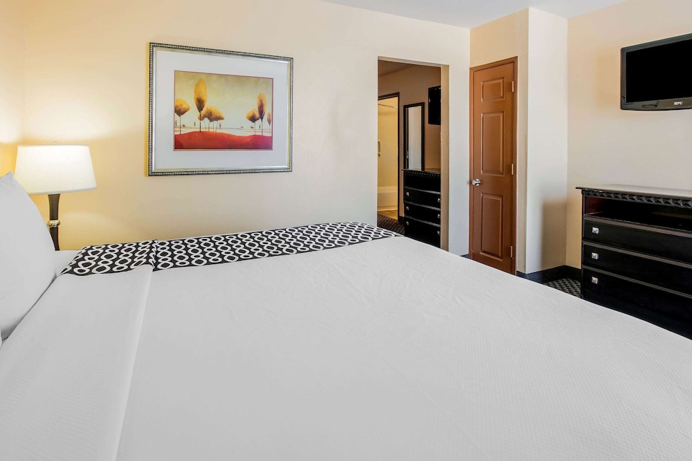 La Quinta Inn & Suites by Wyndham Dallas Mesquite 21/67