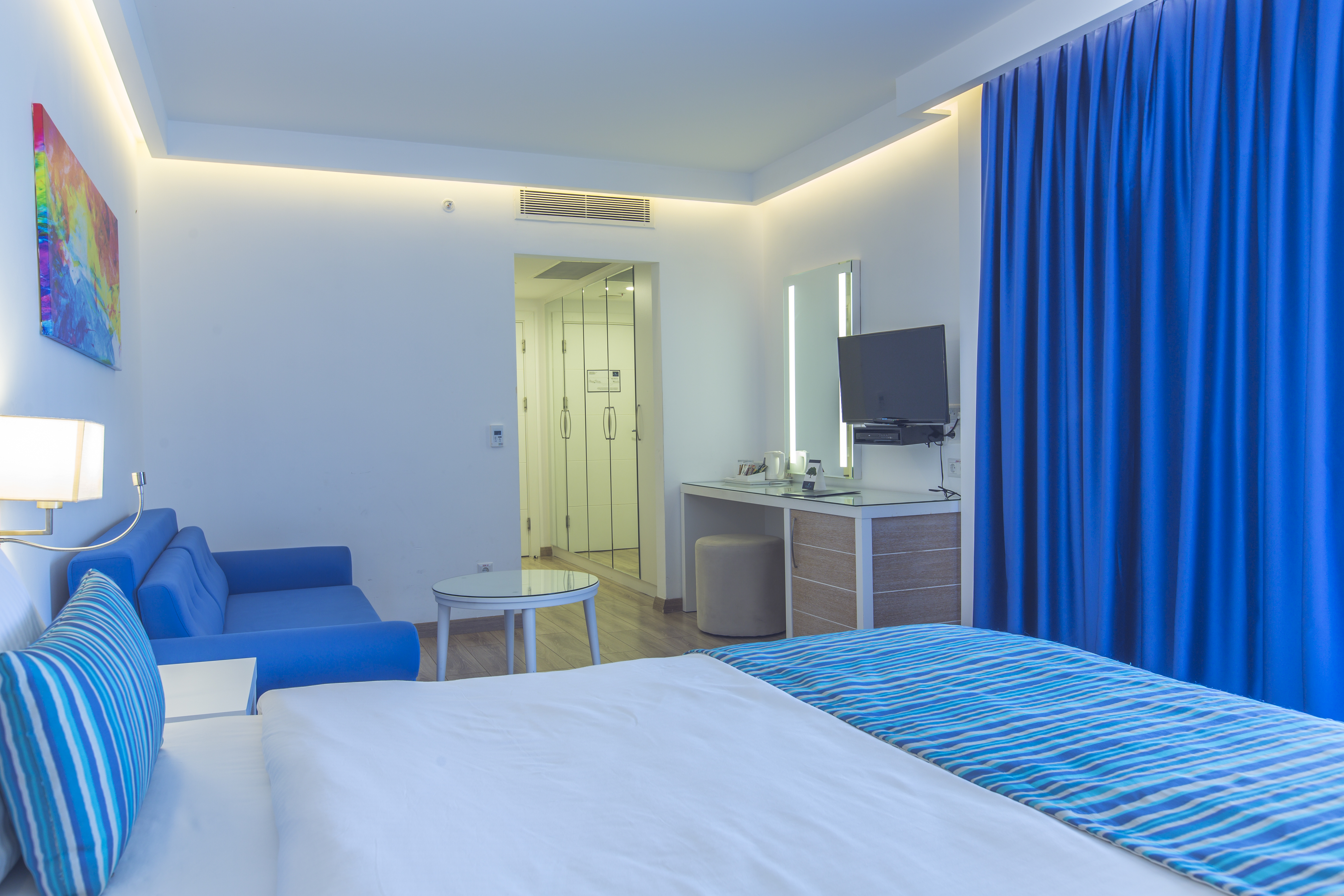 Room, Double Bed, Lateral Side Sea View