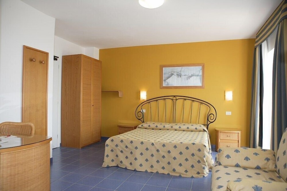 Hotel Serena 15/50