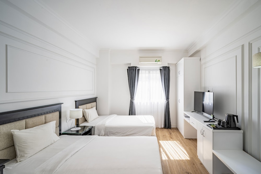 Kin Hotel Ly Tu Trong 15/49
