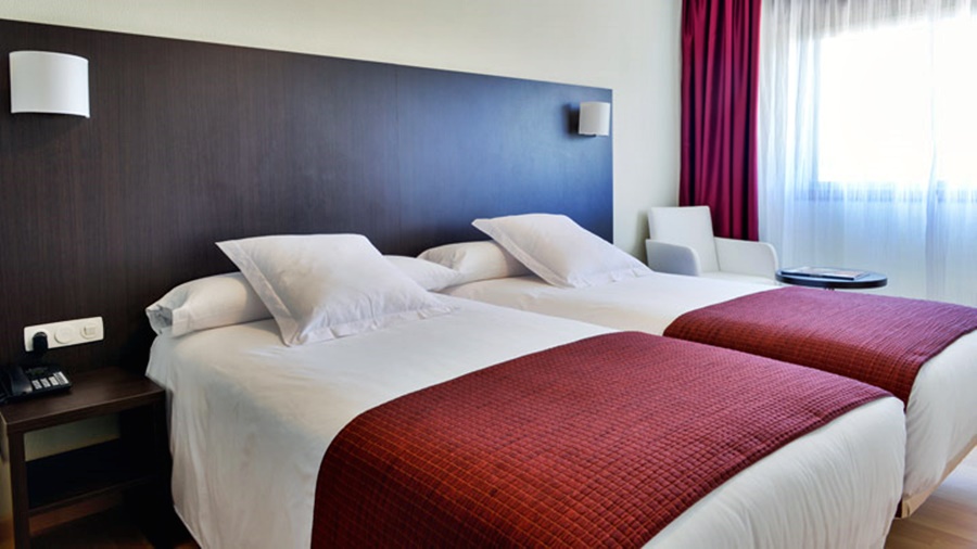 Hotel Santiago Apostol Husa Santiago Apostol 7/16