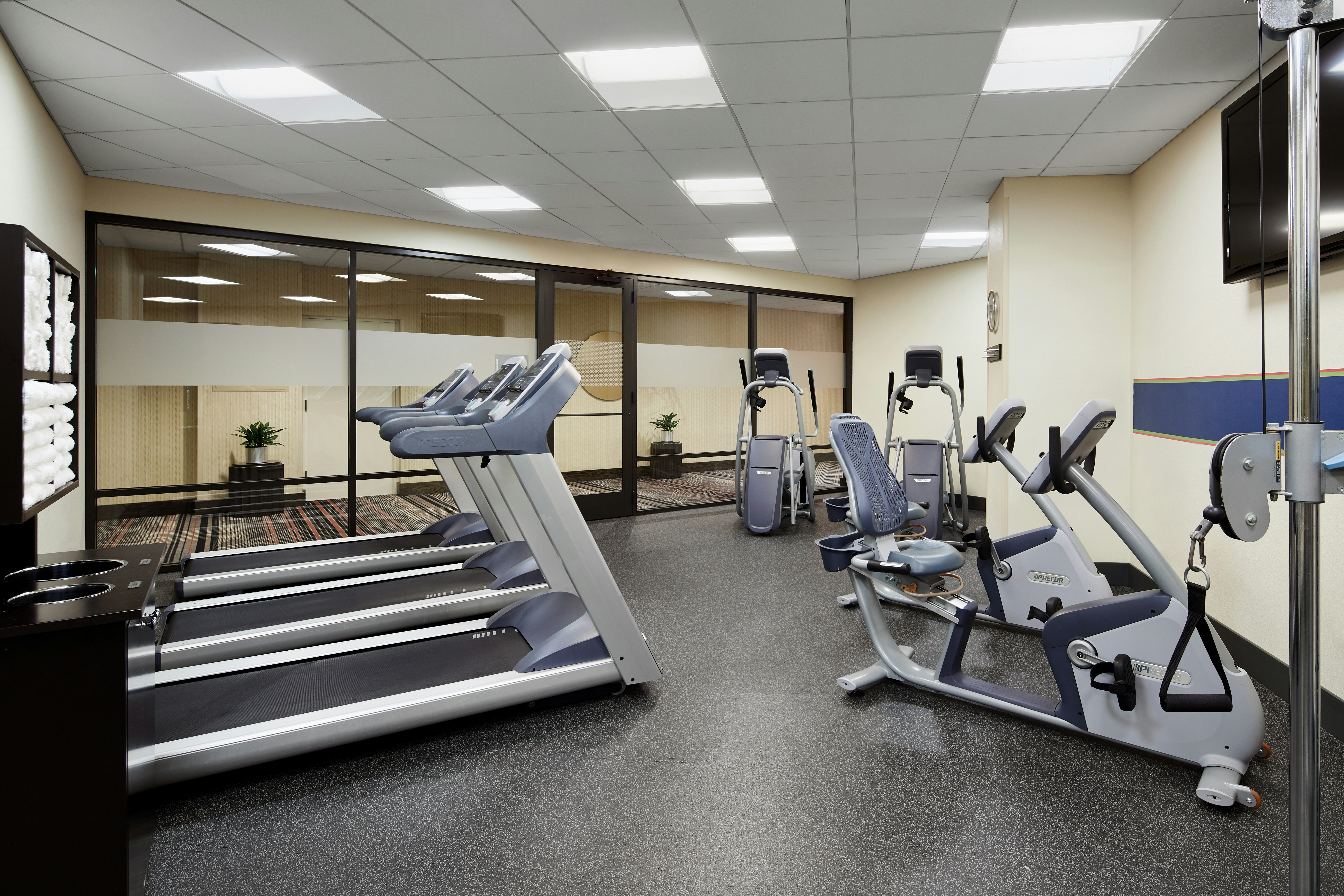 Hampton Inn & Suites Chicago/Mt. Prospect 7/17