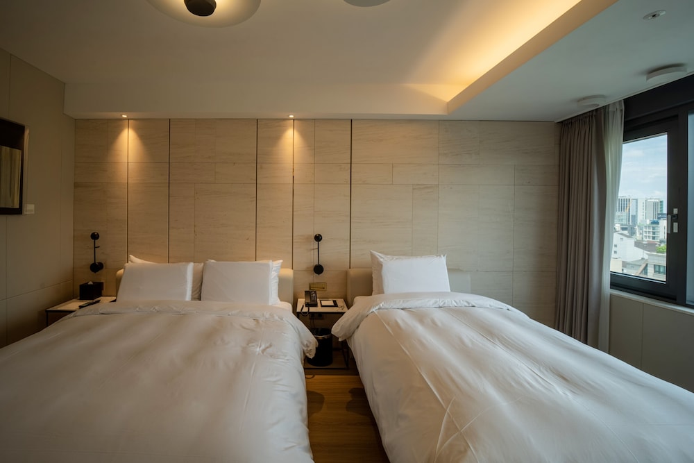 ELIENA Hotel 25/63