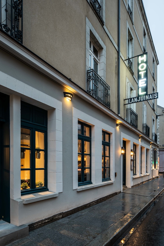 Hotel Lanjuinais 4/71