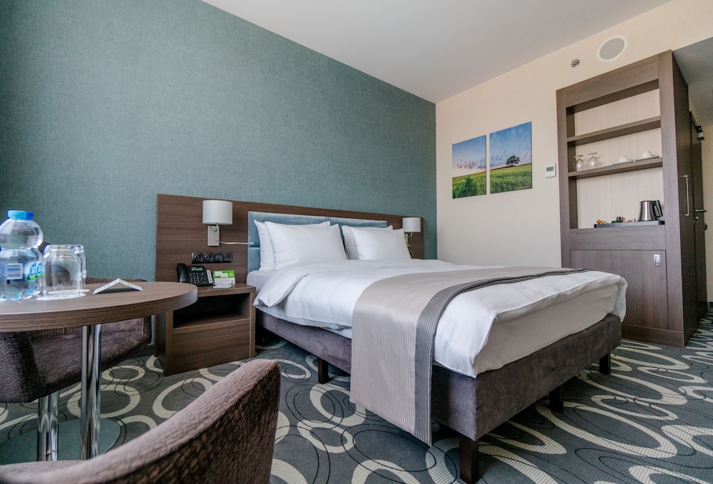 HOLIDAY INN DABROWA GORNICZA 25/75