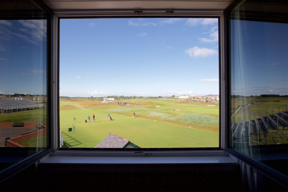 Carnoustie Hotel 4/75