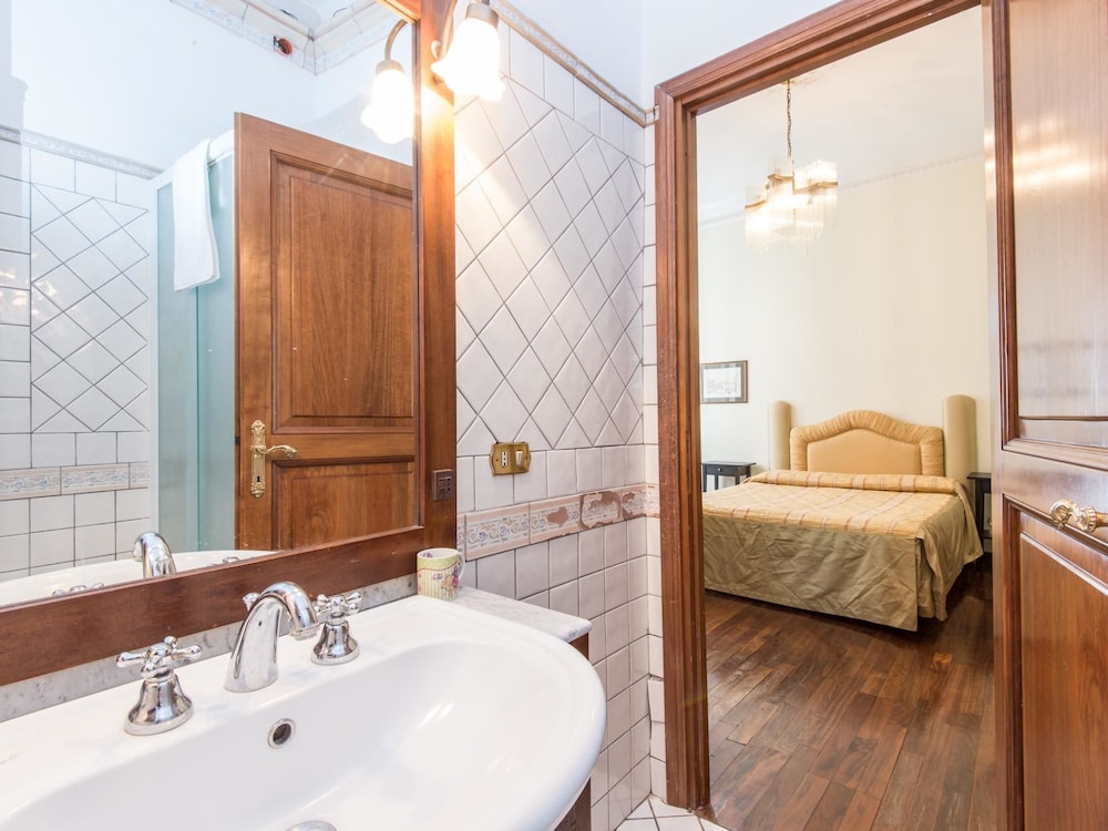 RSH Spanish Steps Luxury Apartment 38/44