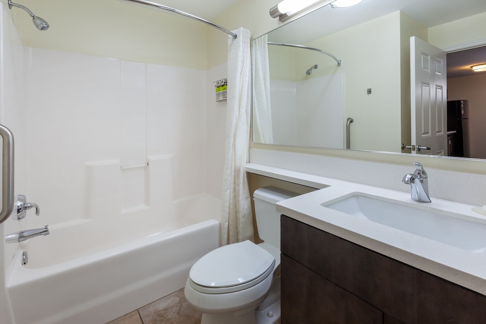 Candlewood Suites Kalamazoo 19/50