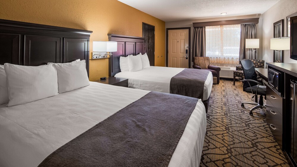 Best Western Of Harbor Springs 11/35