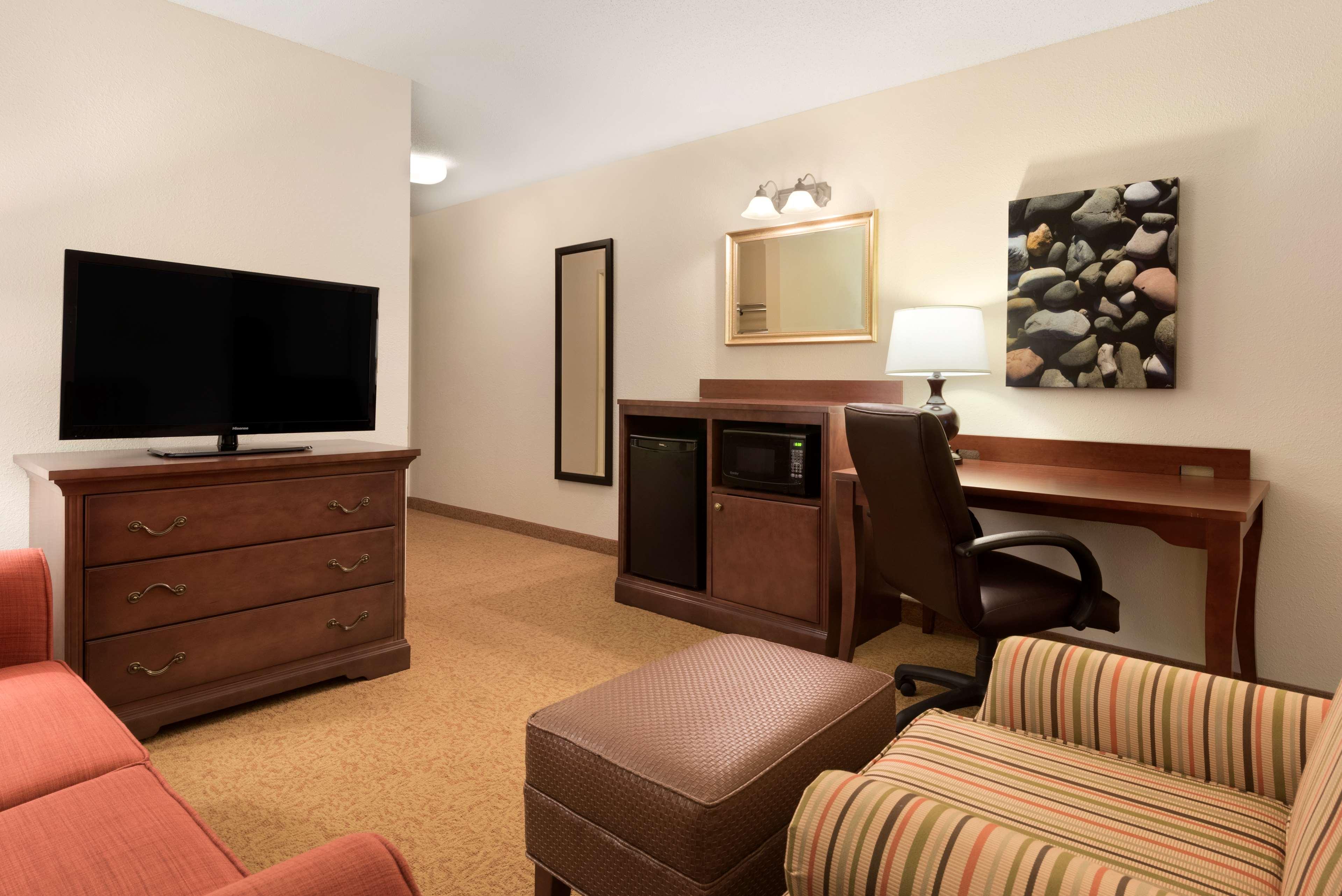 Country Inn Suites By Radisson Cedar Rapids Airport Ia 34/42