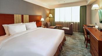 2 Rooms, Deluxe, Queen Bed