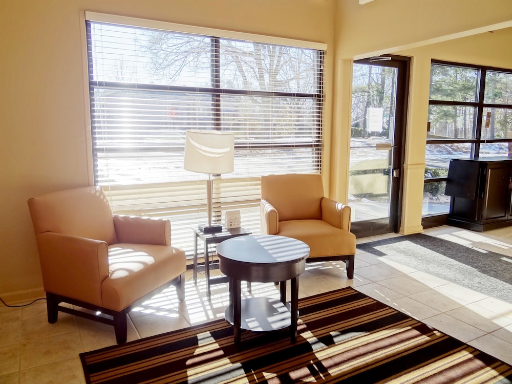 Suburban Studios Cary - RDU Airport 19/31