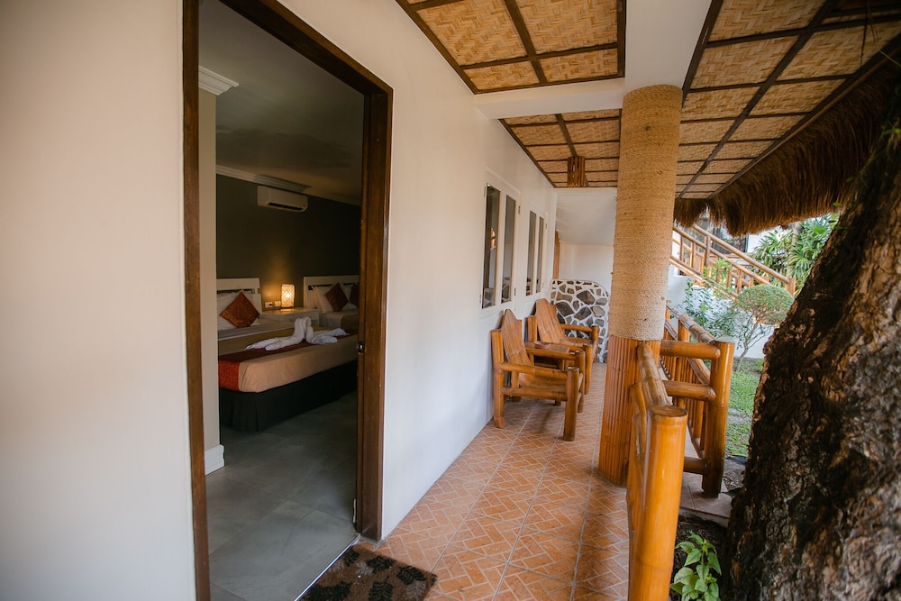 Kav's Beach Resort 57/69