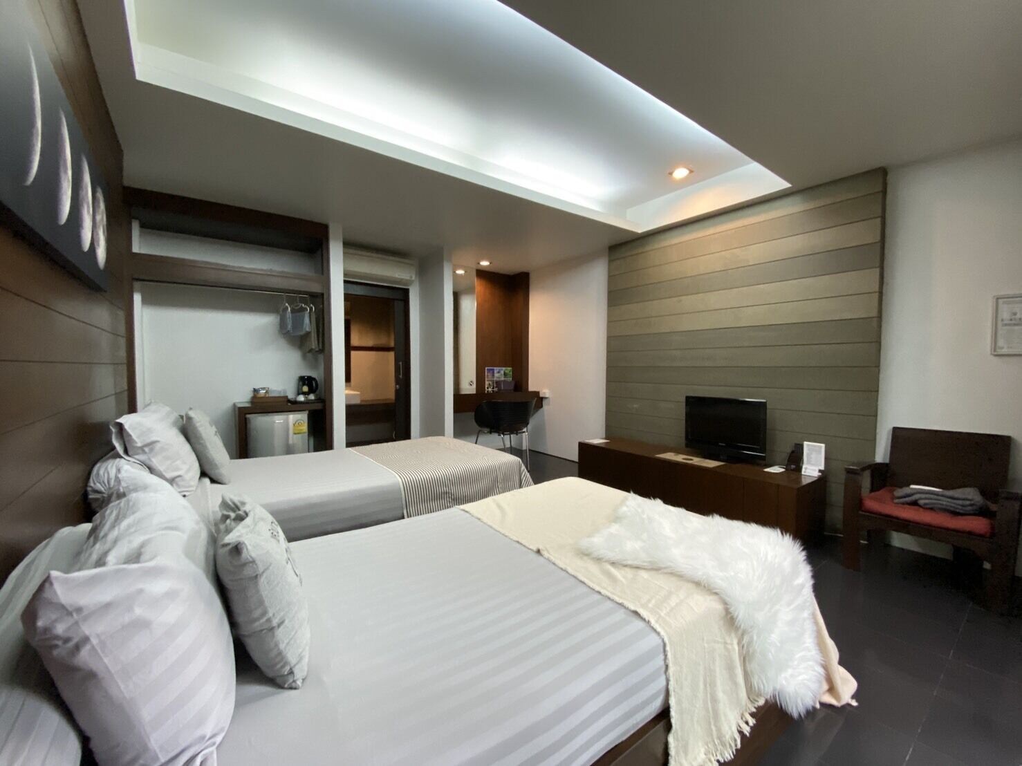 SUPERIOR, TWIN BEDS