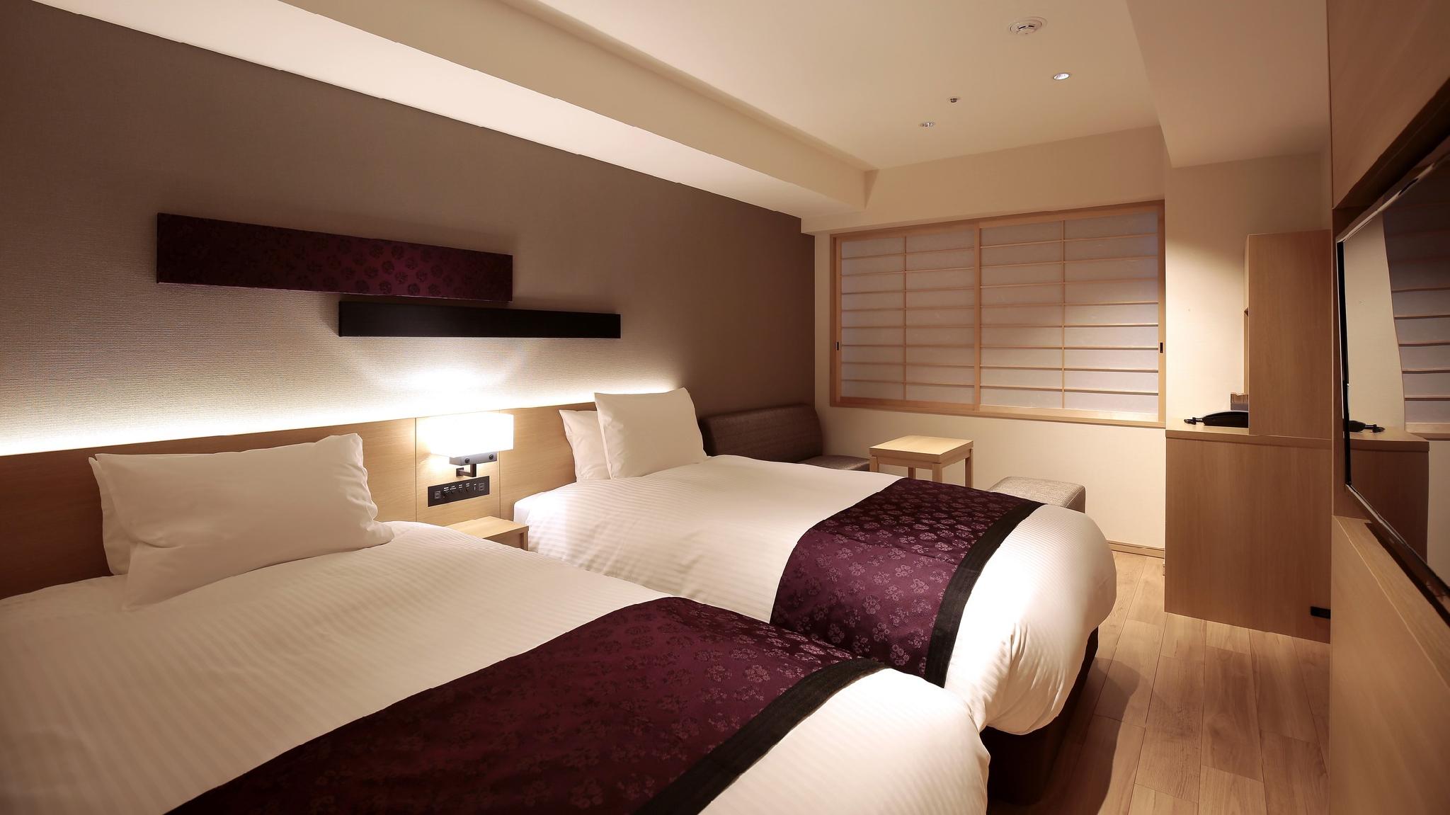 Special, Twin Beds, City View