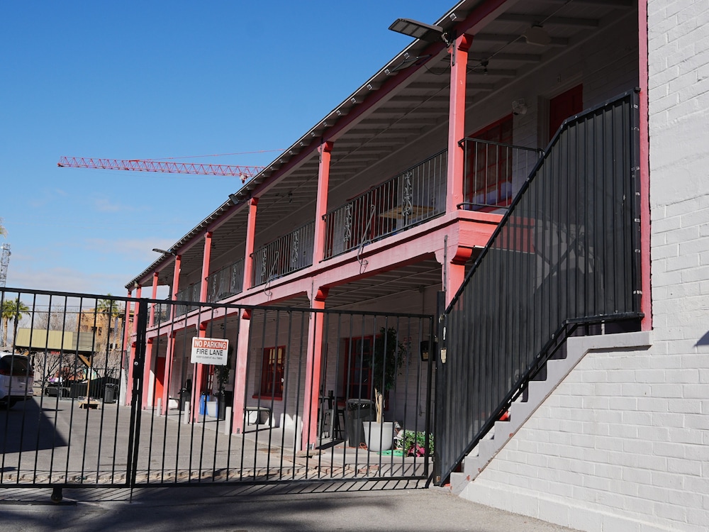 Sin City Hostel 44/50