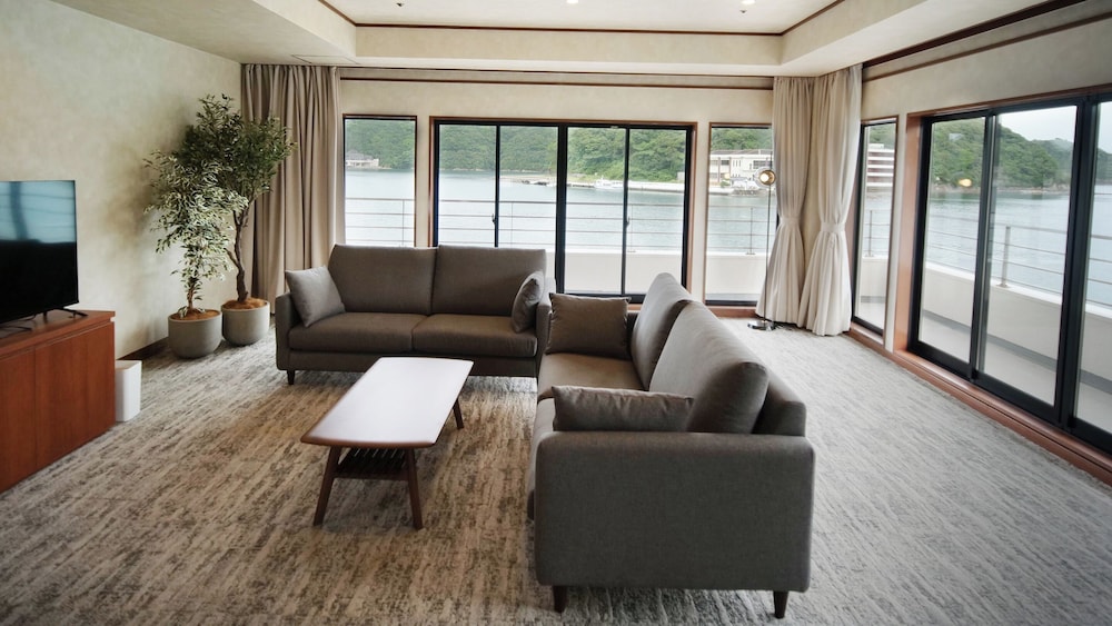 Yukai Resort Premium Koshinoyu 33/50