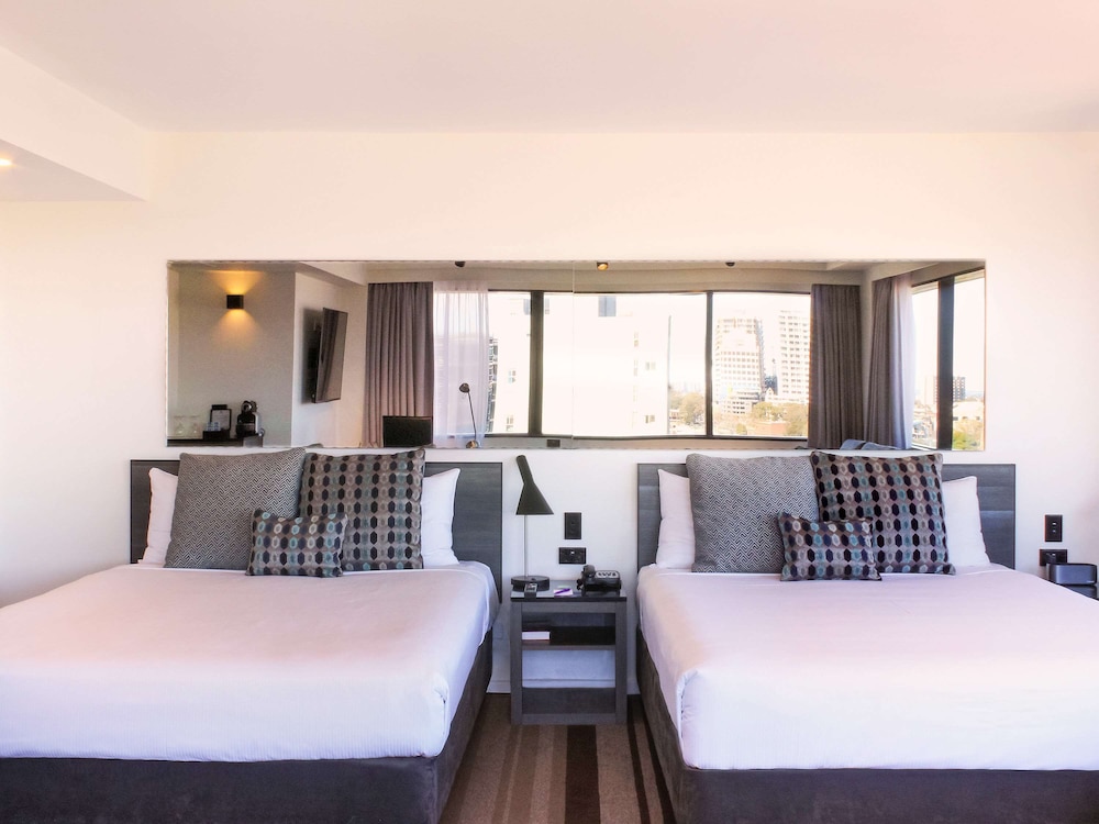 Mercure Sydney 46/67