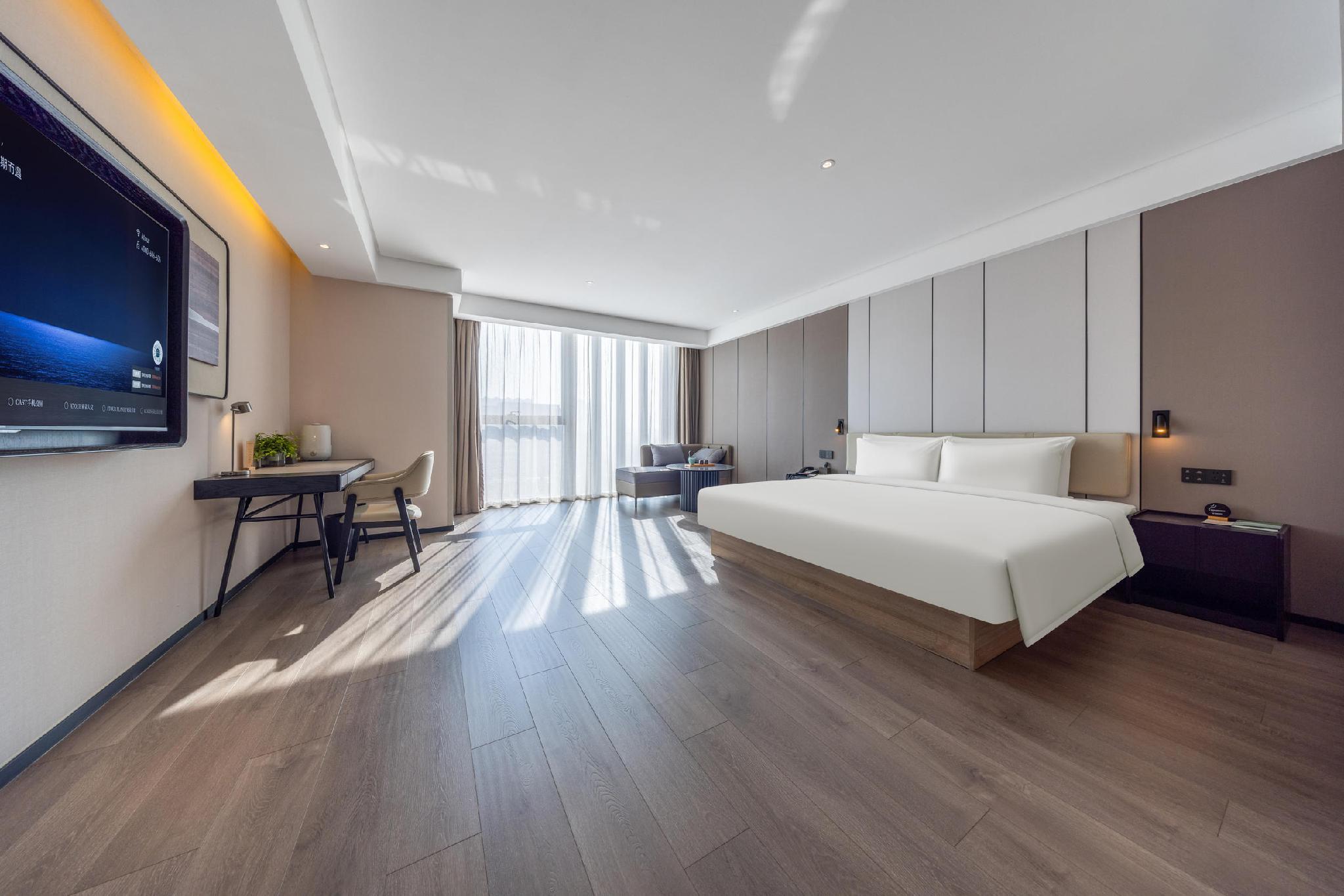 Guest Room, Executive, King and Queen Bed