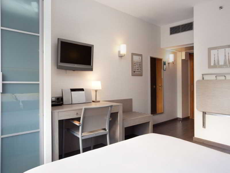 Silver Aparthotel 14/48