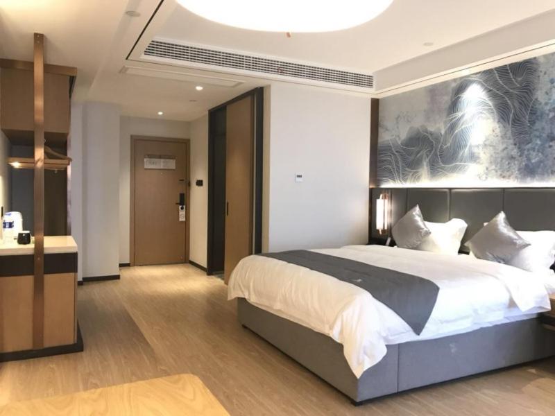 GreenTree Eastern Xuzhou High Speed Railway Station West Exit Station Hotel 7/60