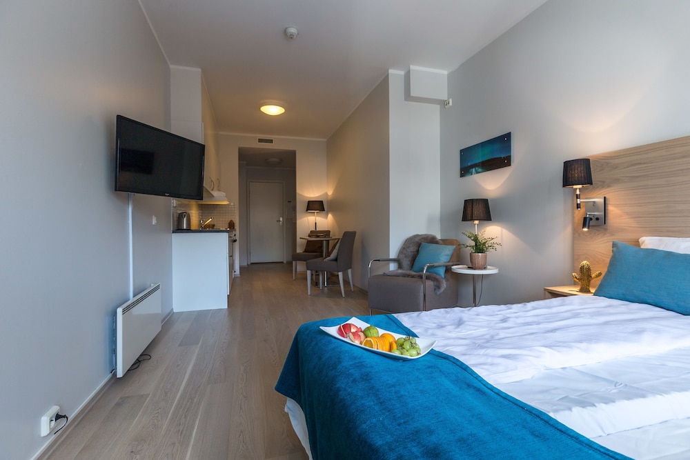 Enter City Hotel 16/50
