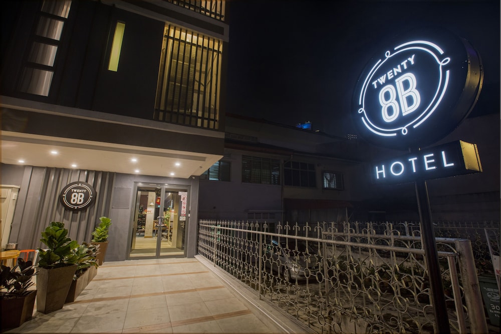 Hotel Twenty 8B 2/40