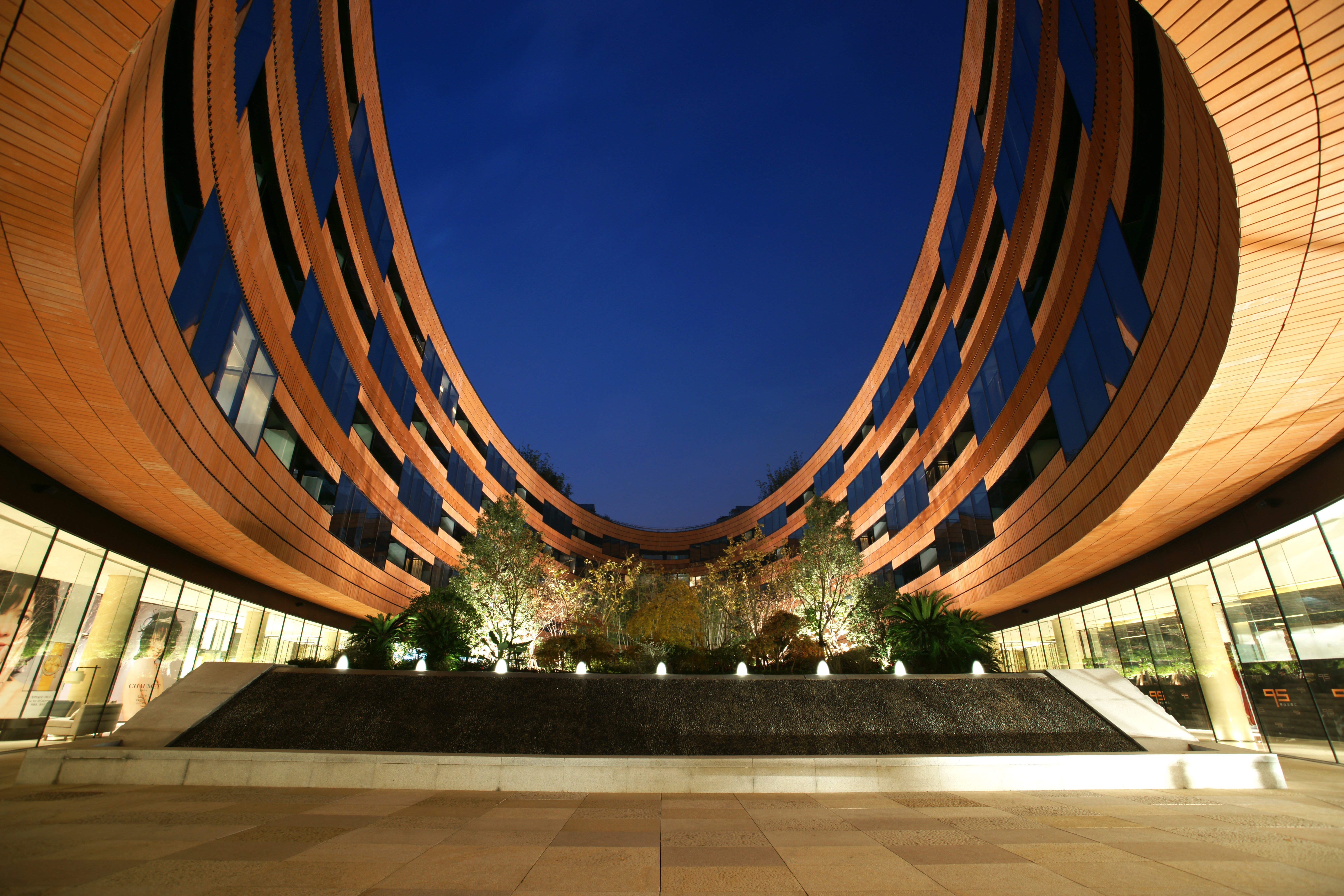 HUALUXE Shanghai Twelve at Hengshan, an IHG Hotel 37/38