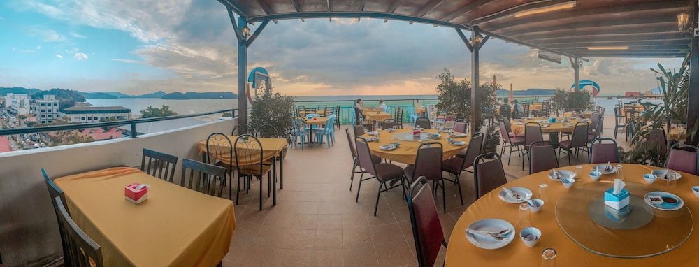 Royal Agate Beach Resort 46/64