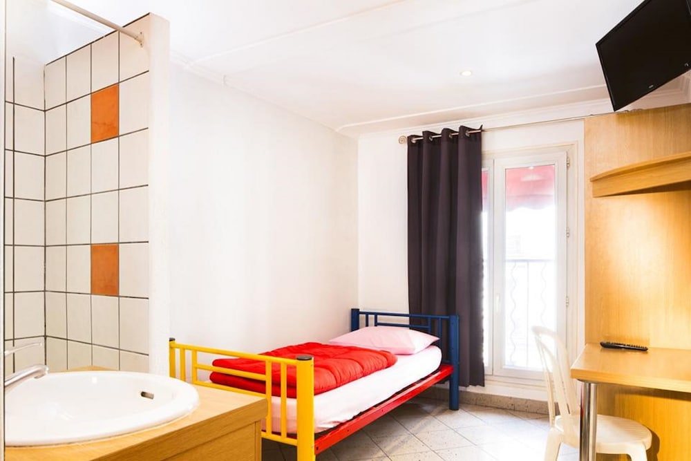Bastille Hostel 31/47