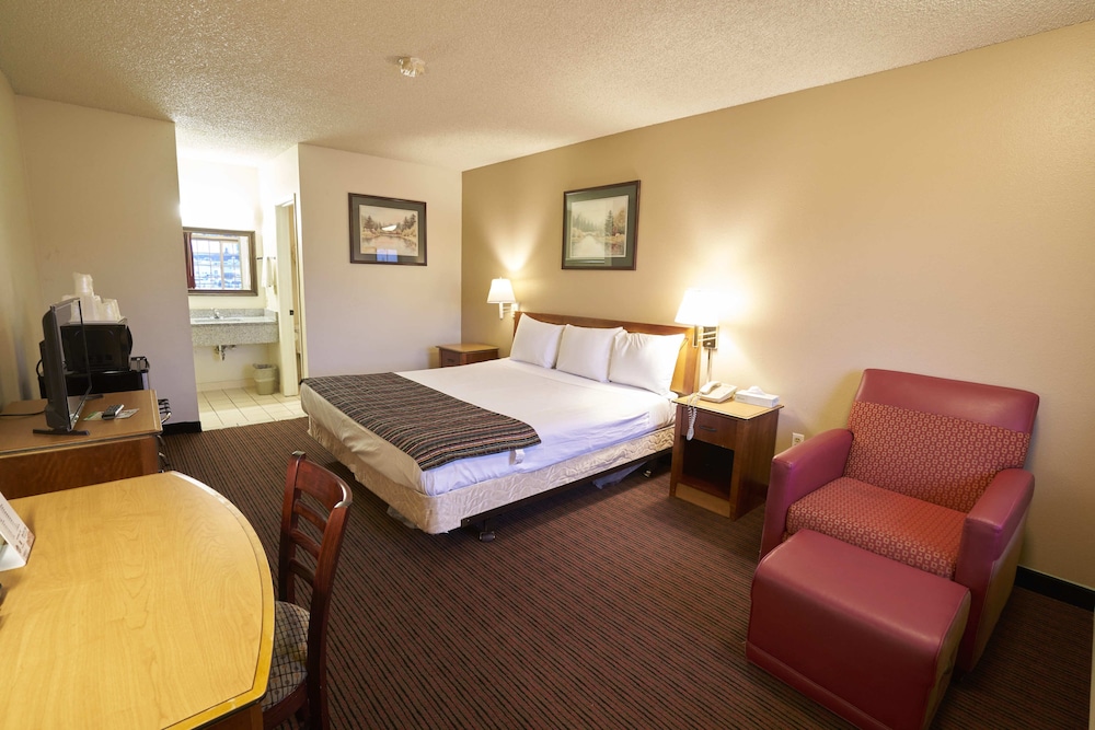 Skyway Inn SeaTac 24/58