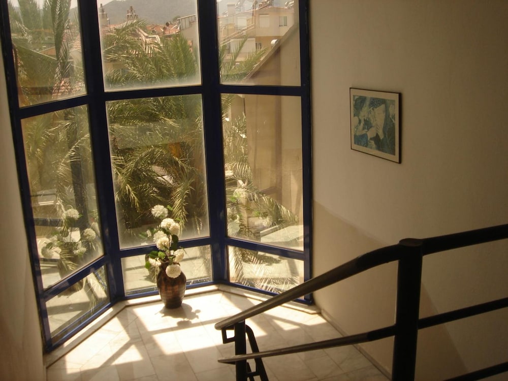 Marina Apart Hotel 36/48