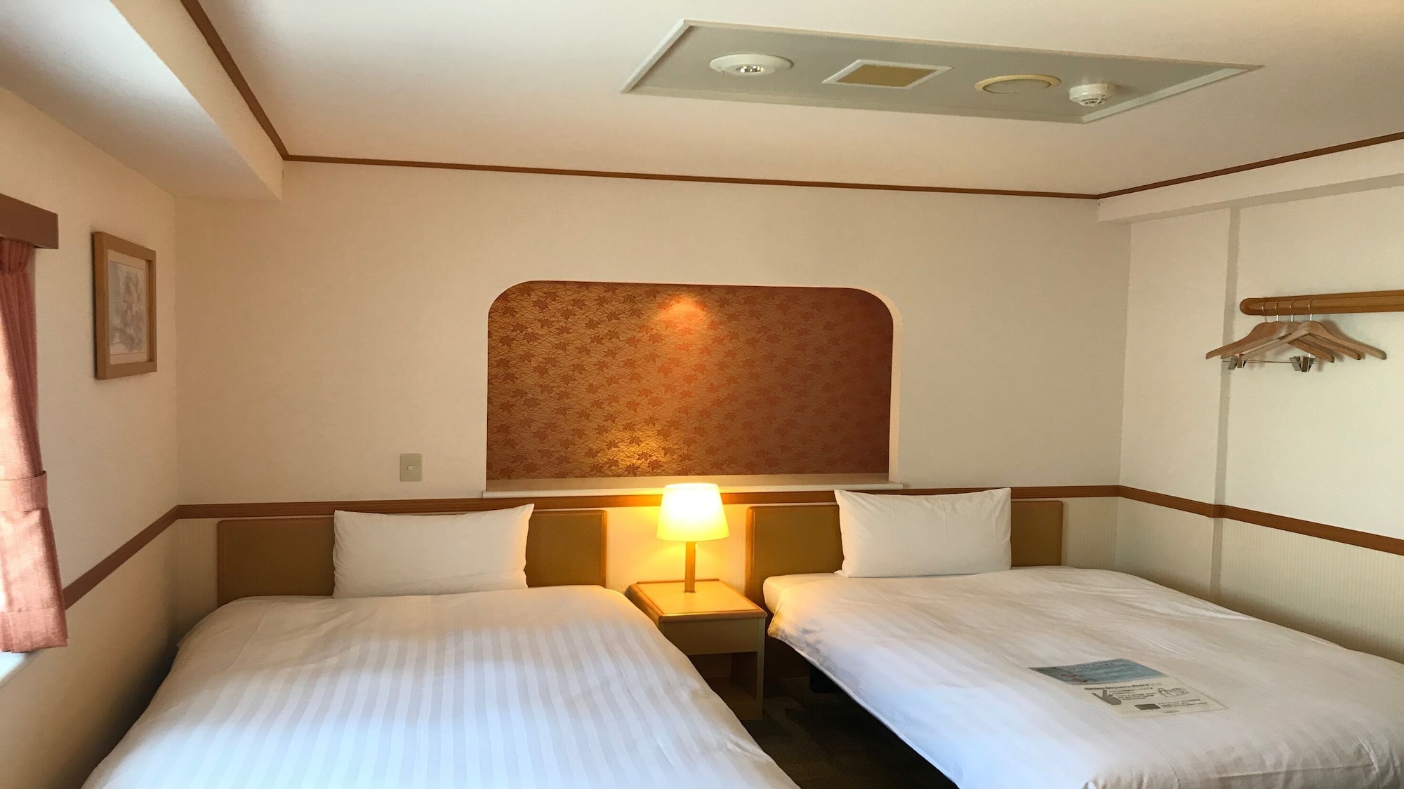 STANDARD, TWIN BEDS, SMOKING