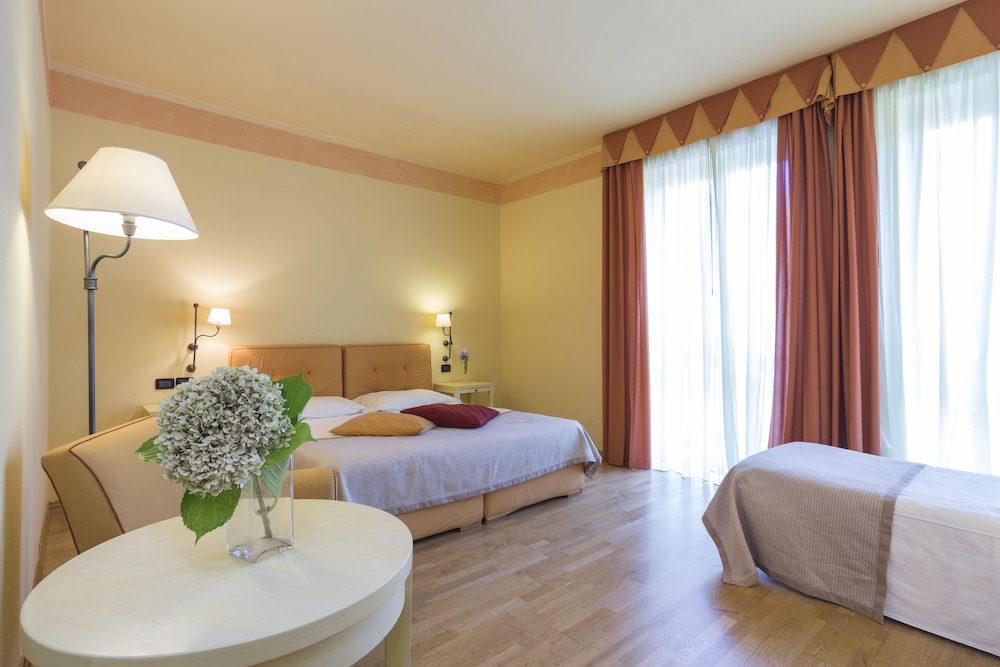 Mercure Tirrenia Green Park 14/50