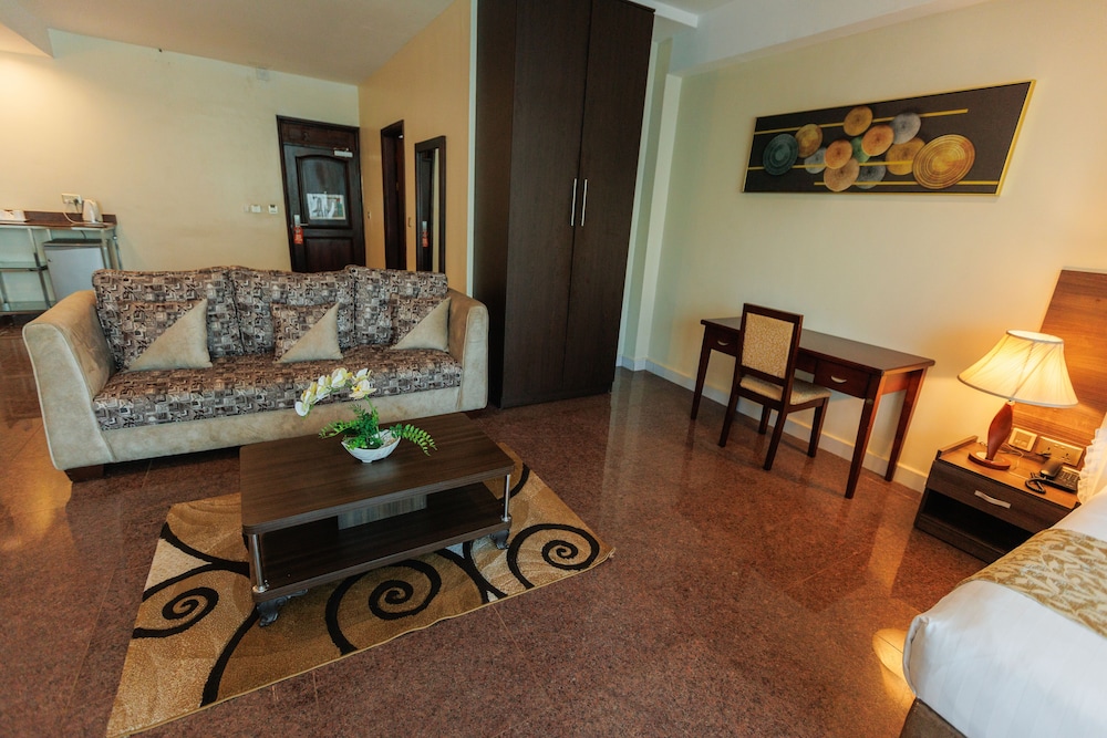 Kooki Hotel 32/50